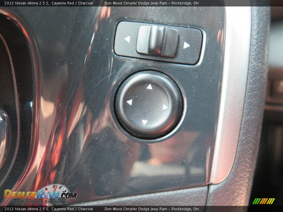 2013 Nissan Altima 2.5 S Cayenne Red / Charcoal Photo #35