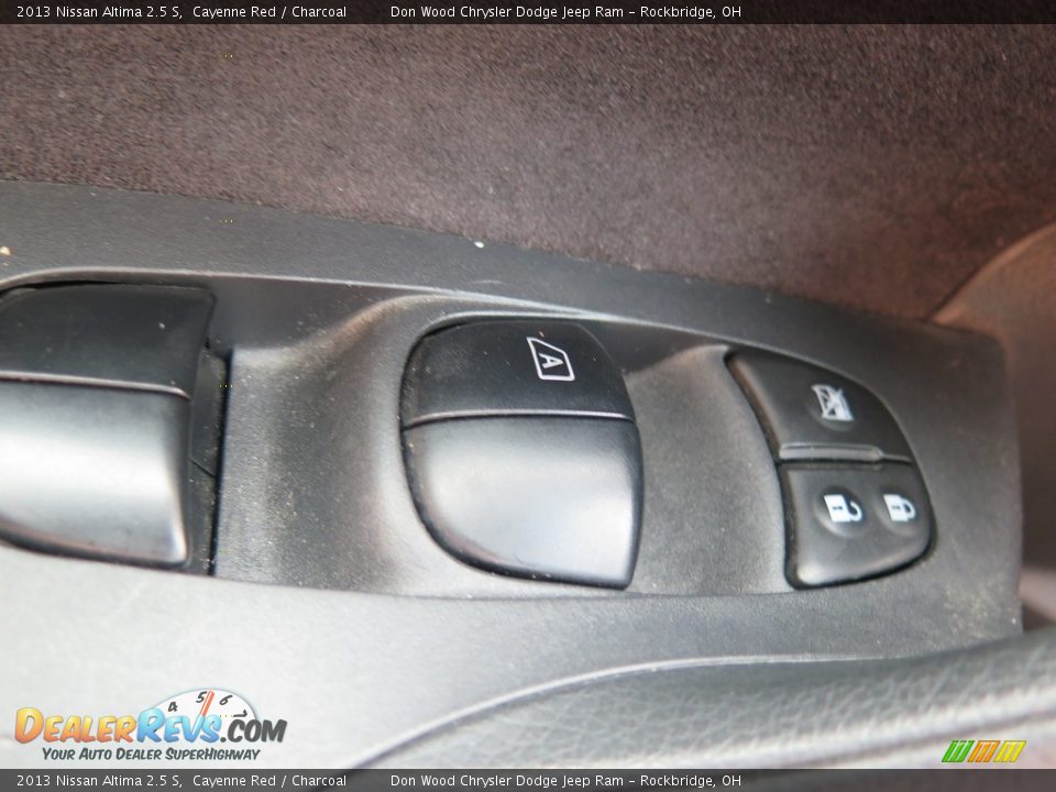 2013 Nissan Altima 2.5 S Cayenne Red / Charcoal Photo #36