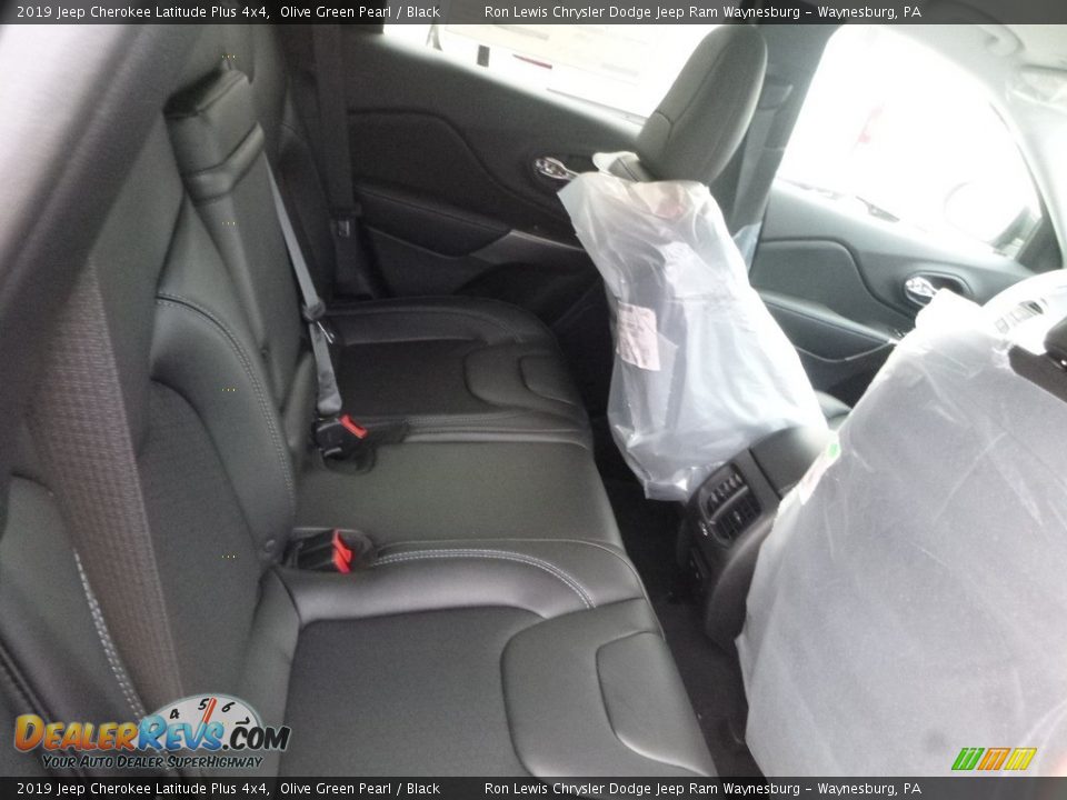 2019 Jeep Cherokee Latitude Plus 4x4 Olive Green Pearl / Black Photo #8