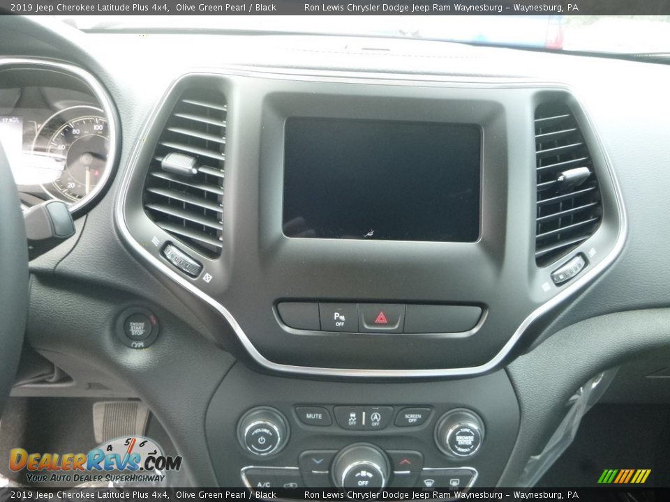 2019 Jeep Cherokee Latitude Plus 4x4 Olive Green Pearl / Black Photo #14