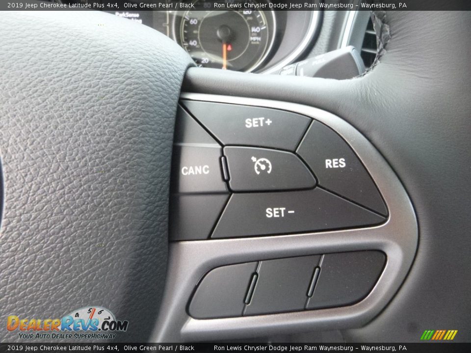 2019 Jeep Cherokee Latitude Plus 4x4 Olive Green Pearl / Black Photo #15