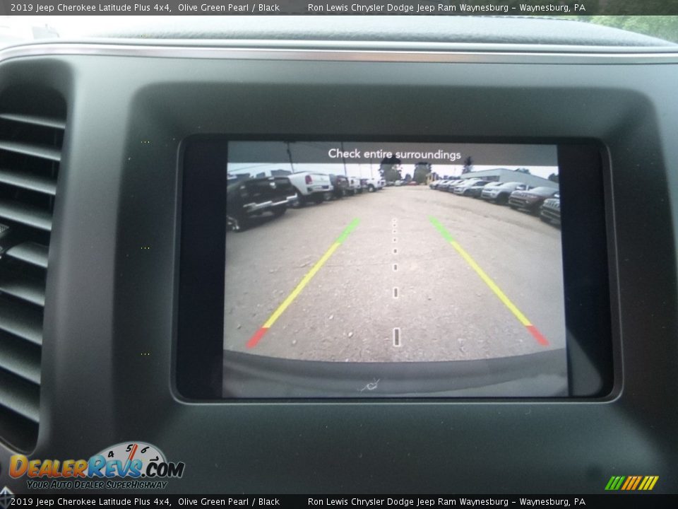 2019 Jeep Cherokee Latitude Plus 4x4 Olive Green Pearl / Black Photo #17