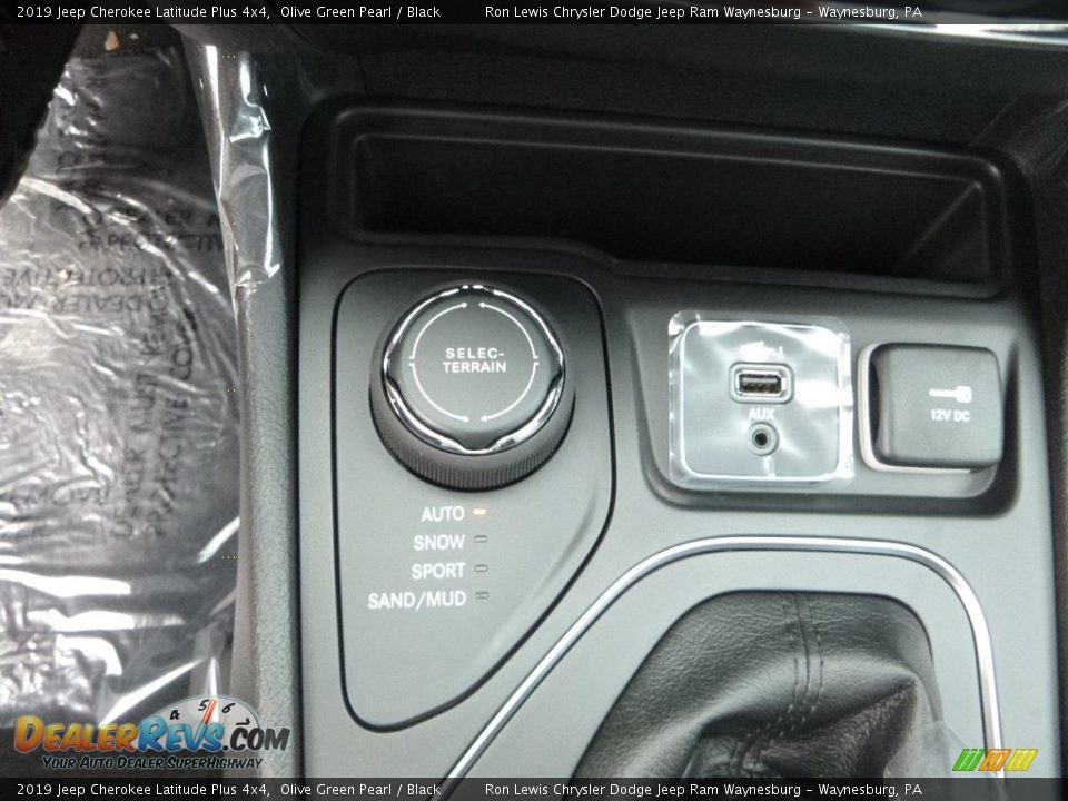 2019 Jeep Cherokee Latitude Plus 4x4 Olive Green Pearl / Black Photo #18