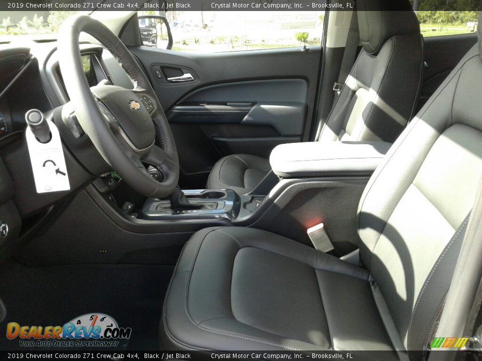 Front Seat of 2019 Chevrolet Colorado Z71 Crew Cab 4x4 Photo #9