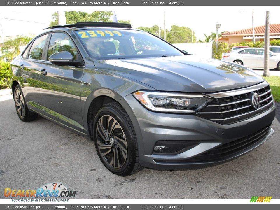 Front 3/4 View of 2019 Volkswagen Jetta SEL Premium Photo #2