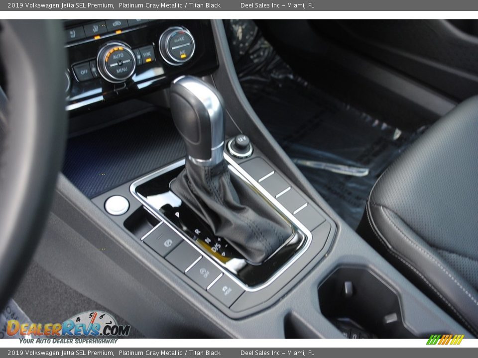 2019 Volkswagen Jetta SEL Premium Shifter Photo #16