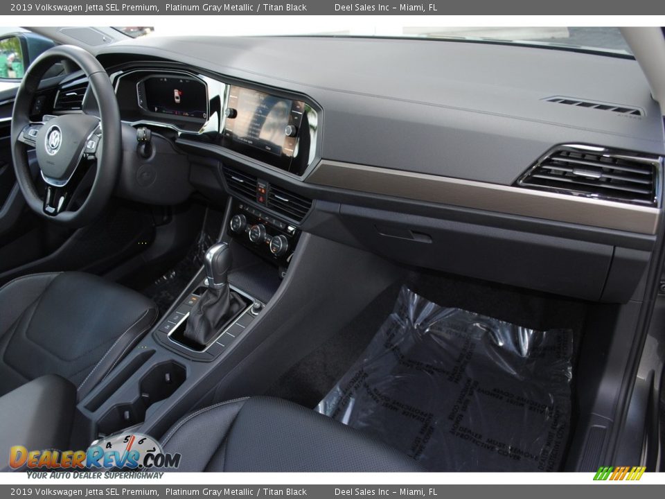 Dashboard of 2019 Volkswagen Jetta SEL Premium Photo #19