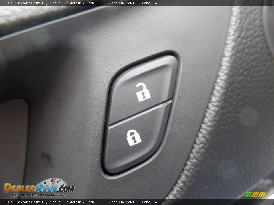 2019 Chevrolet Cruze LT Kinetic Blue Metallic / Black Photo #22