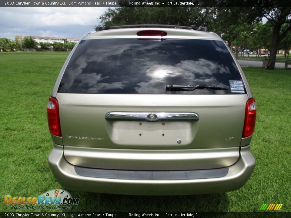2003 Chrysler Town & Country LXi Light Almond Pearl / Taupe Photo #8