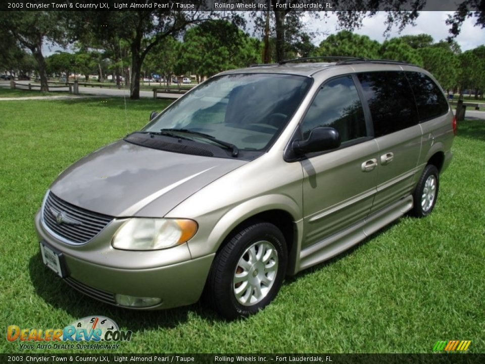 2003 Chrysler Town & Country LXi Light Almond Pearl / Taupe Photo #15