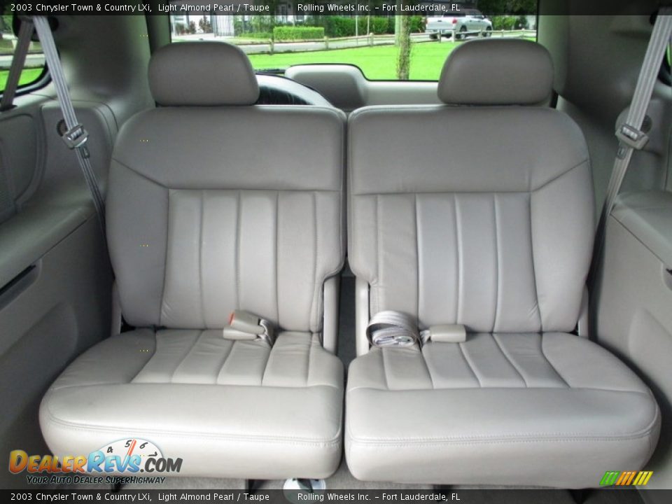 2003 Chrysler Town & Country LXi Light Almond Pearl / Taupe Photo #16
