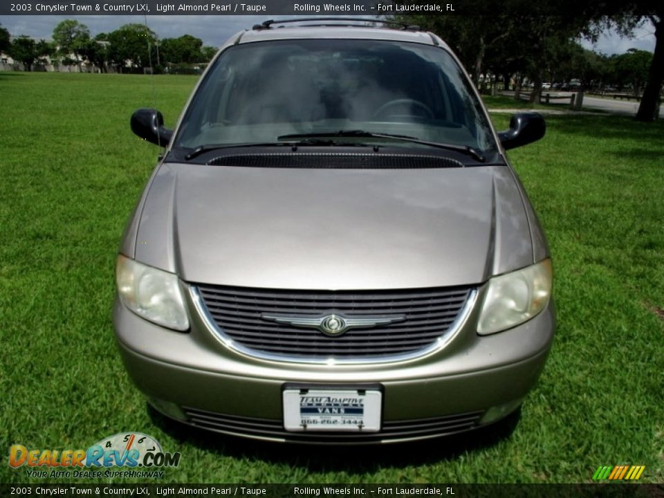 2003 Chrysler Town & Country LXi Light Almond Pearl / Taupe Photo #17