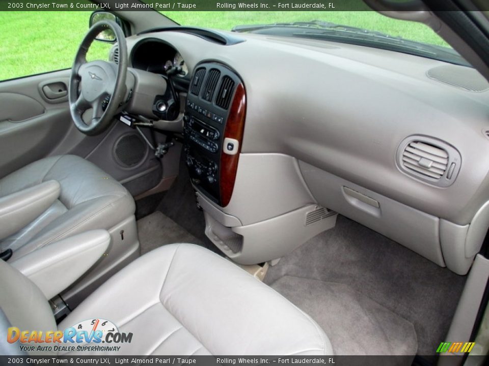 2003 Chrysler Town & Country LXi Light Almond Pearl / Taupe Photo #25