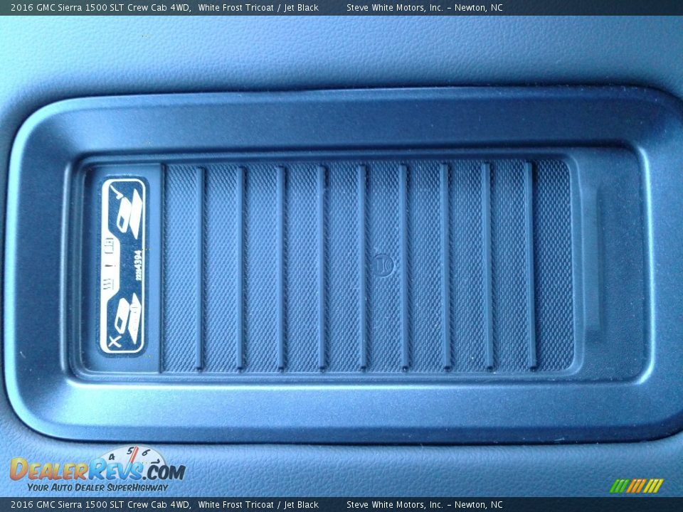 2016 GMC Sierra 1500 SLT Crew Cab 4WD White Frost Tricoat / Jet Black Photo #28