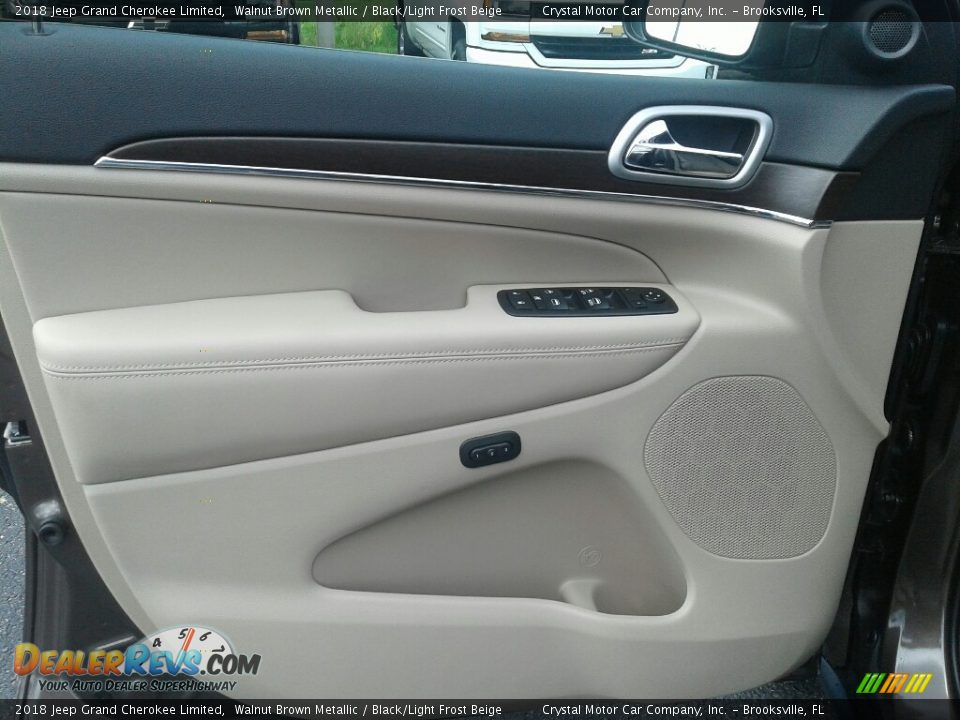 2018 Jeep Grand Cherokee Limited Walnut Brown Metallic / Black/Light Frost Beige Photo #17