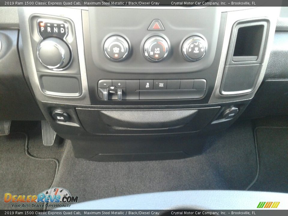 2019 Ram 1500 Classic Express Quad Cab Maximum Steel Metallic / Black/Diesel Gray Photo #16
