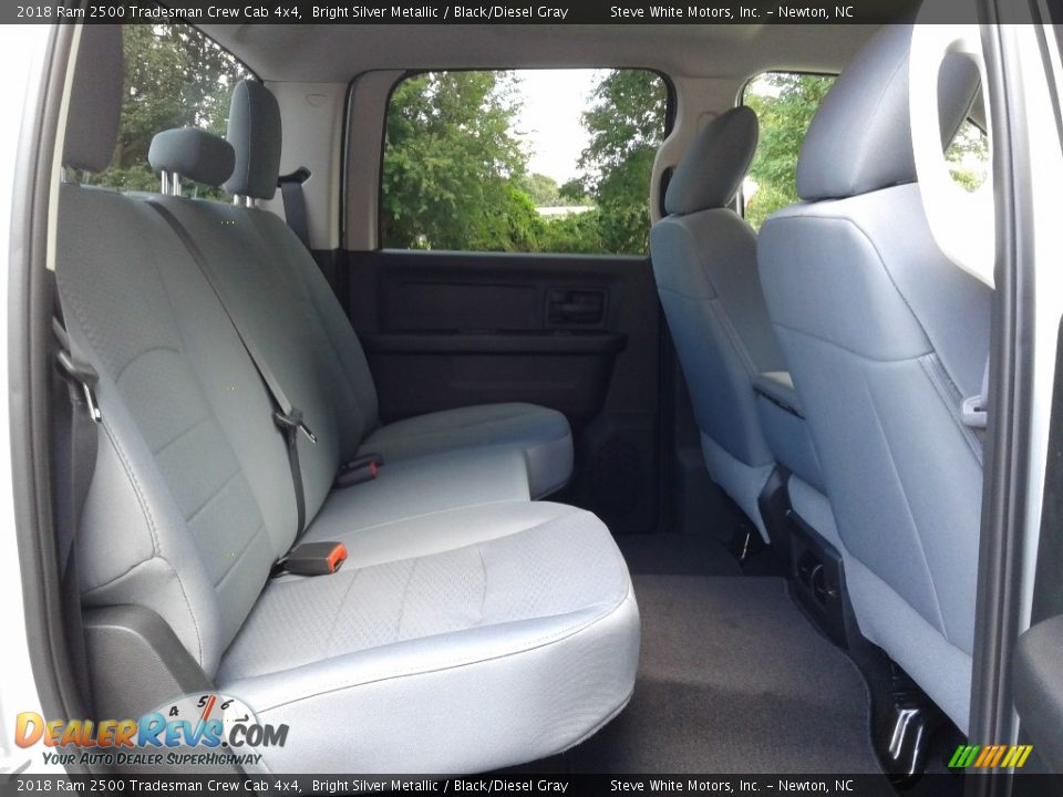 2018 Ram 2500 Tradesman Crew Cab 4x4 Bright Silver Metallic / Black/Diesel Gray Photo #14