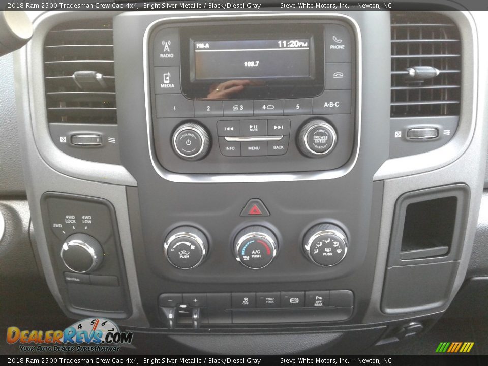 2018 Ram 2500 Tradesman Crew Cab 4x4 Bright Silver Metallic / Black/Diesel Gray Photo #19