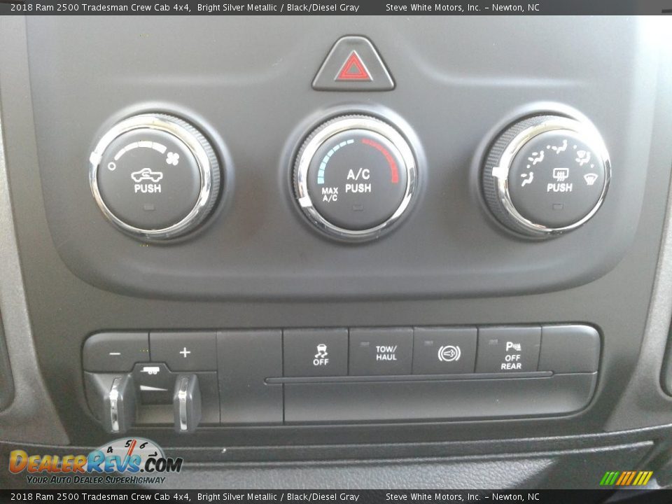 2018 Ram 2500 Tradesman Crew Cab 4x4 Bright Silver Metallic / Black/Diesel Gray Photo #23