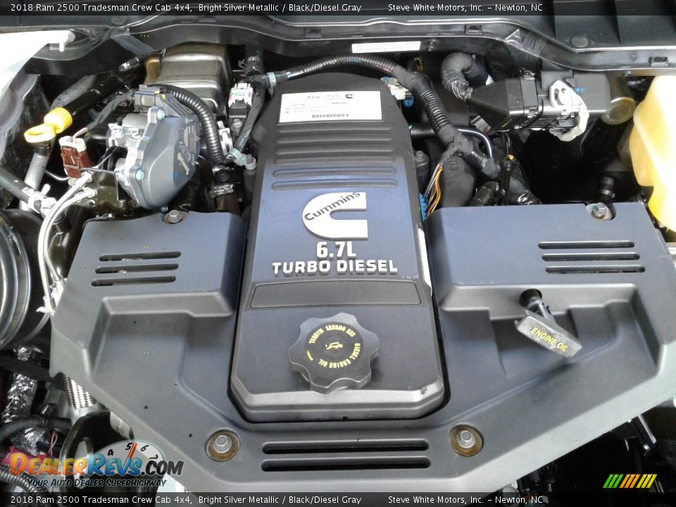 2018 Ram 2500 Tradesman Crew Cab 4x4 Bright Silver Metallic / Black/Diesel Gray Photo #27