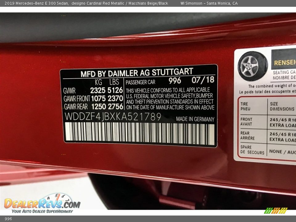 Mercedes-Benz Color Code 996 designo Cardinal Red Metallic