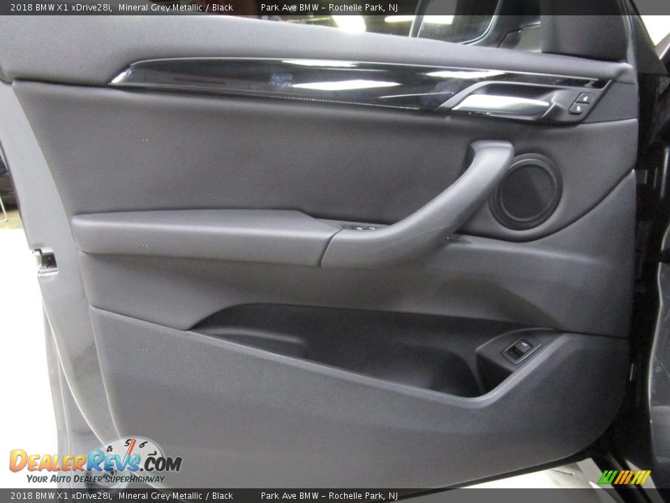 2018 BMW X1 xDrive28i Mineral Grey Metallic / Black Photo #9