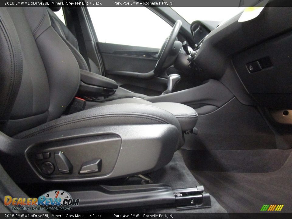 2018 BMW X1 xDrive28i Mineral Grey Metallic / Black Photo #17