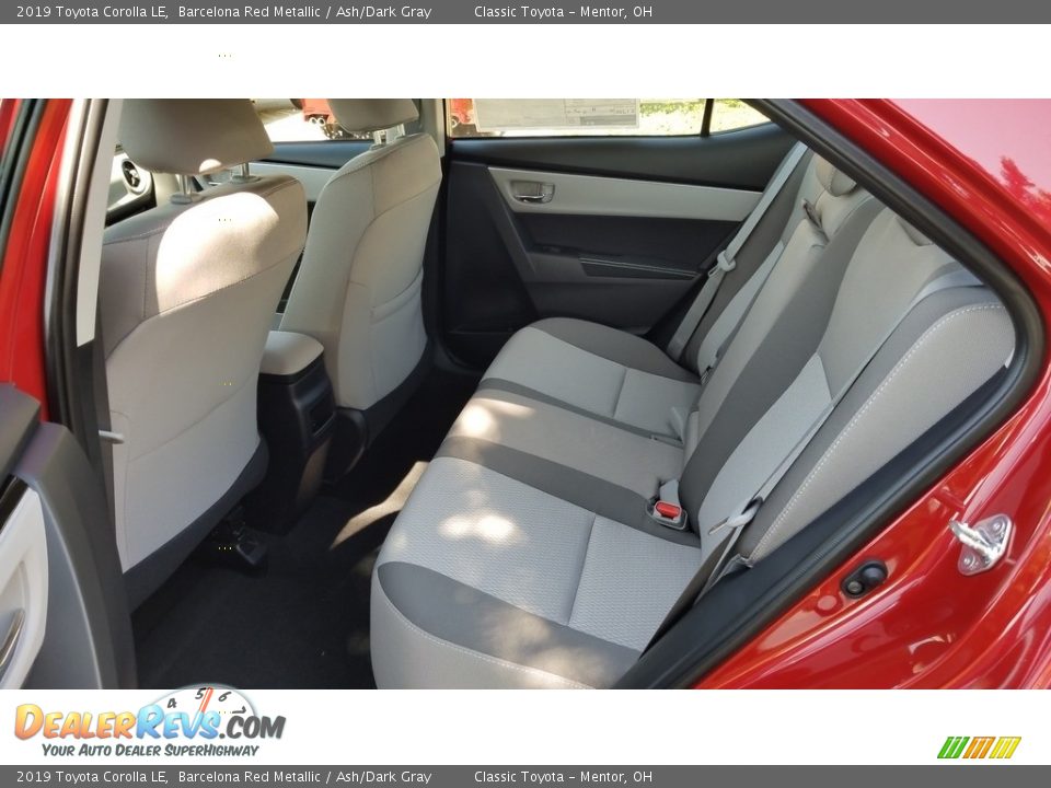 2019 Toyota Corolla LE Barcelona Red Metallic / Ash/Dark Gray Photo #4