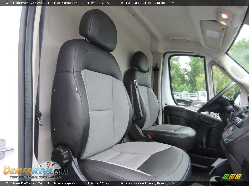 2017 Ram ProMaster 2500 High Roof Cargo Van Bright White / Gray Photo #19