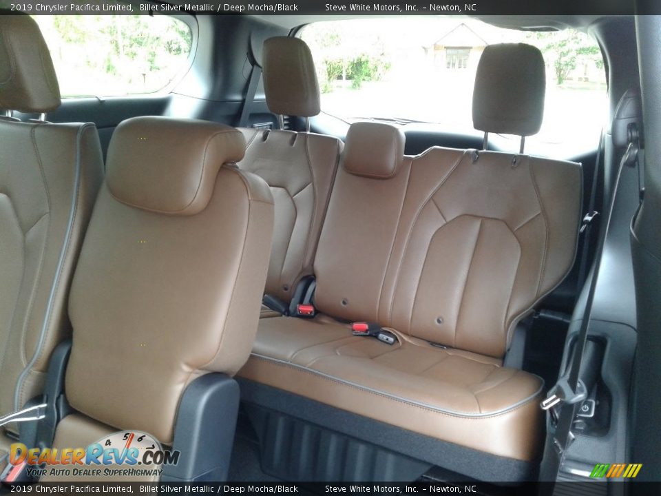 Rear Seat of 2019 Chrysler Pacifica Limited Photo #15