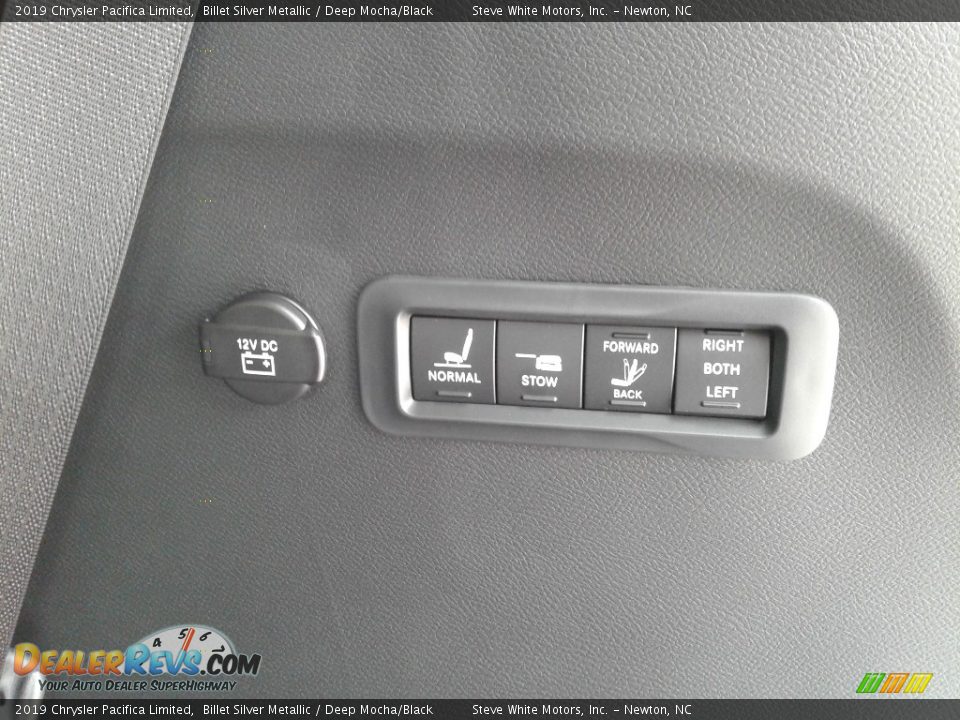 Controls of 2019 Chrysler Pacifica Limited Photo #21