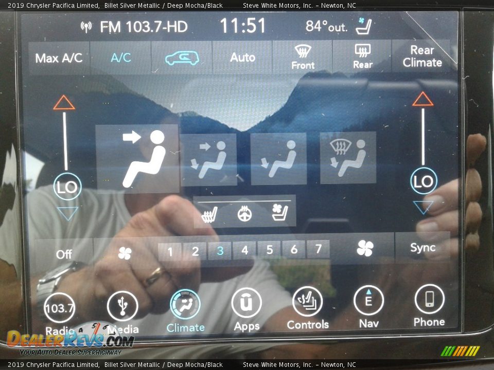 Controls of 2019 Chrysler Pacifica Limited Photo #33