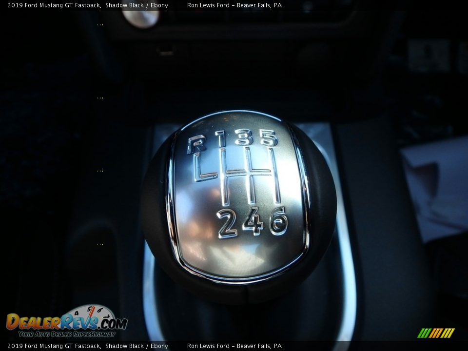 2019 Ford Mustang GT Fastback Shifter Photo #18
