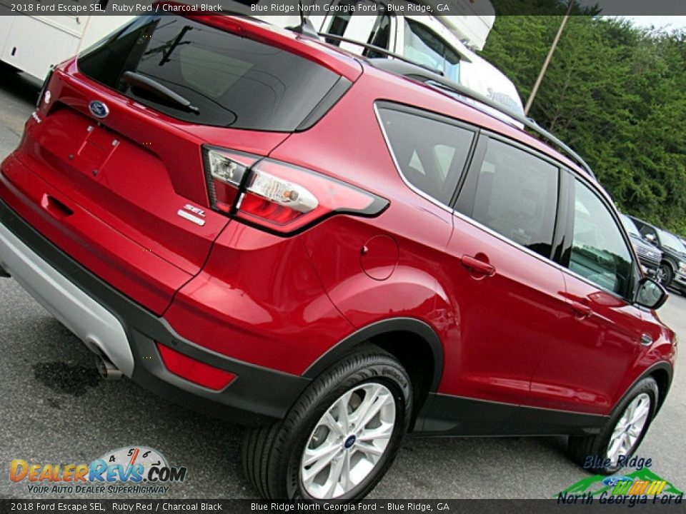 2018 Ford Escape SEL Ruby Red / Charcoal Black Photo #33