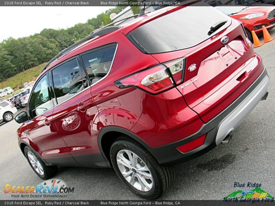 2018 Ford Escape SEL Ruby Red / Charcoal Black Photo #34