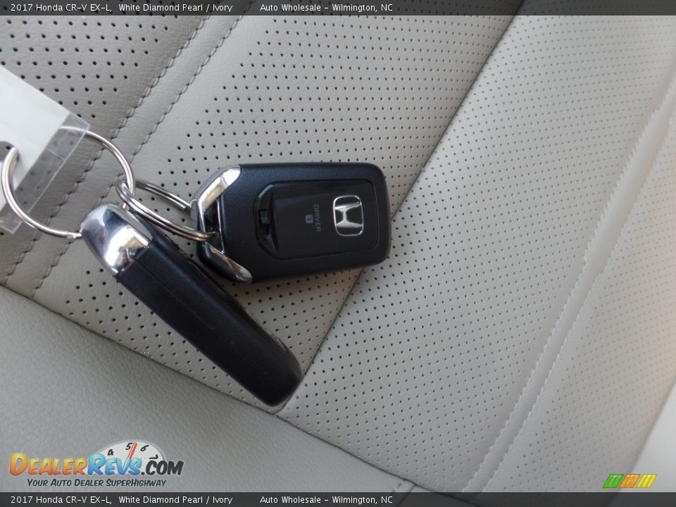 2017 Honda CR-V EX-L White Diamond Pearl / Ivory Photo #20
