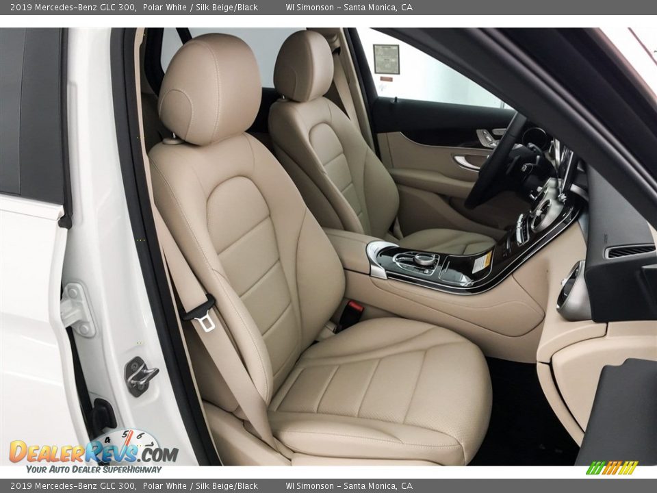 2019 Mercedes-Benz GLC 300 Polar White / Silk Beige/Black Photo #5