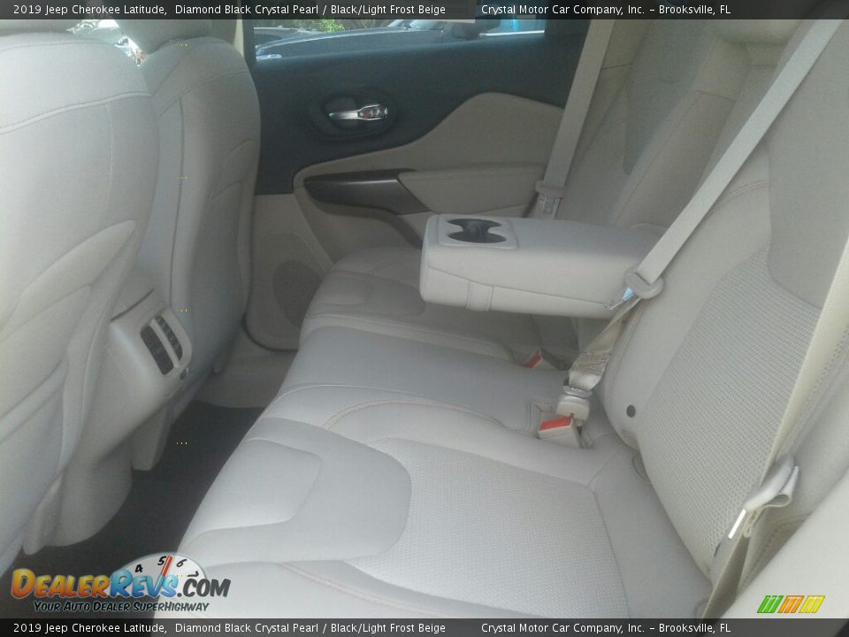 2019 Jeep Cherokee Latitude Diamond Black Crystal Pearl / Black/Light Frost Beige Photo #10