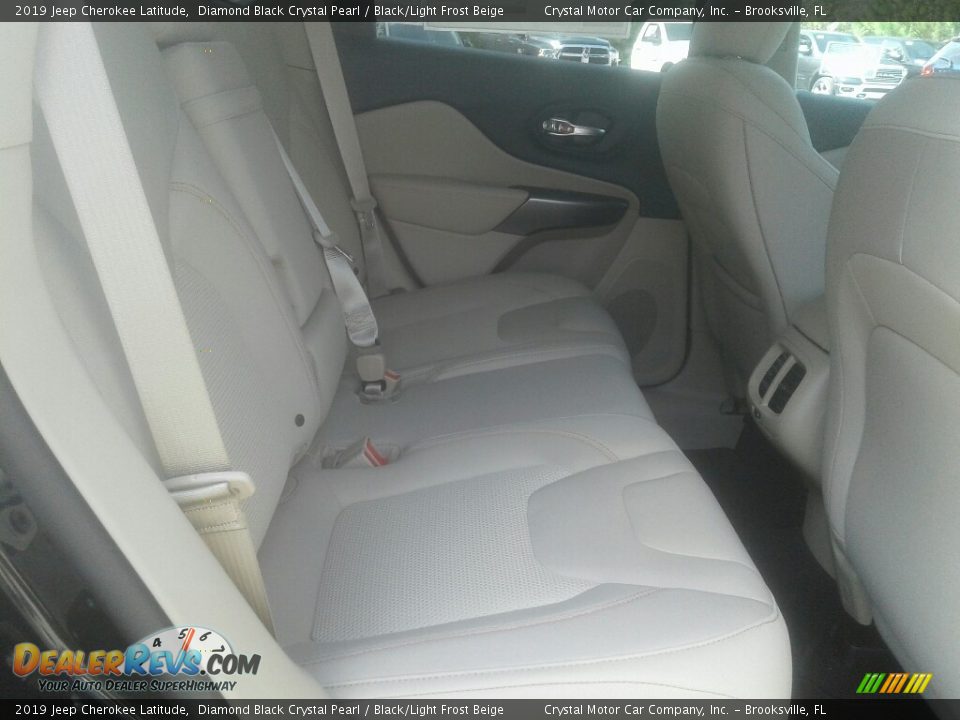 2019 Jeep Cherokee Latitude Diamond Black Crystal Pearl / Black/Light Frost Beige Photo #11
