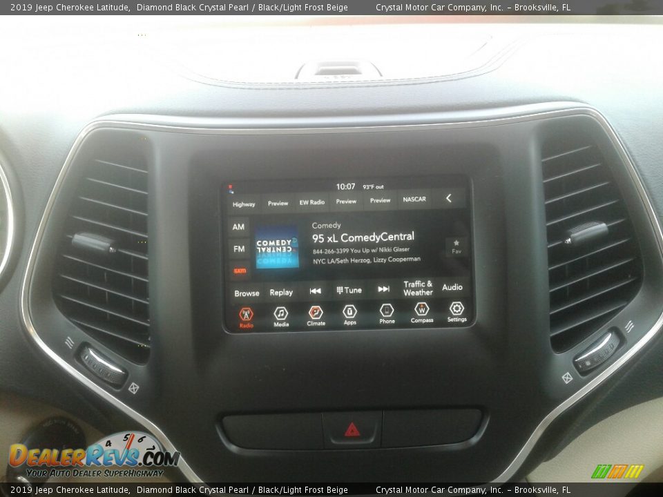 2019 Jeep Cherokee Latitude Diamond Black Crystal Pearl / Black/Light Frost Beige Photo #15