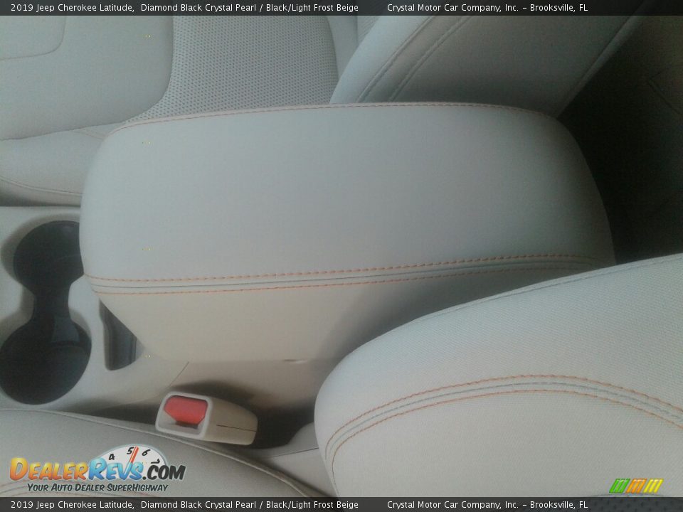 2019 Jeep Cherokee Latitude Diamond Black Crystal Pearl / Black/Light Frost Beige Photo #18