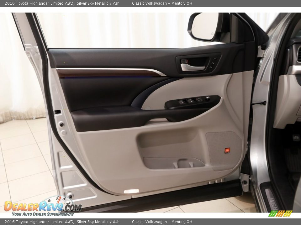 2016 Toyota Highlander Limited AWD Silver Sky Metallic / Ash Photo #4