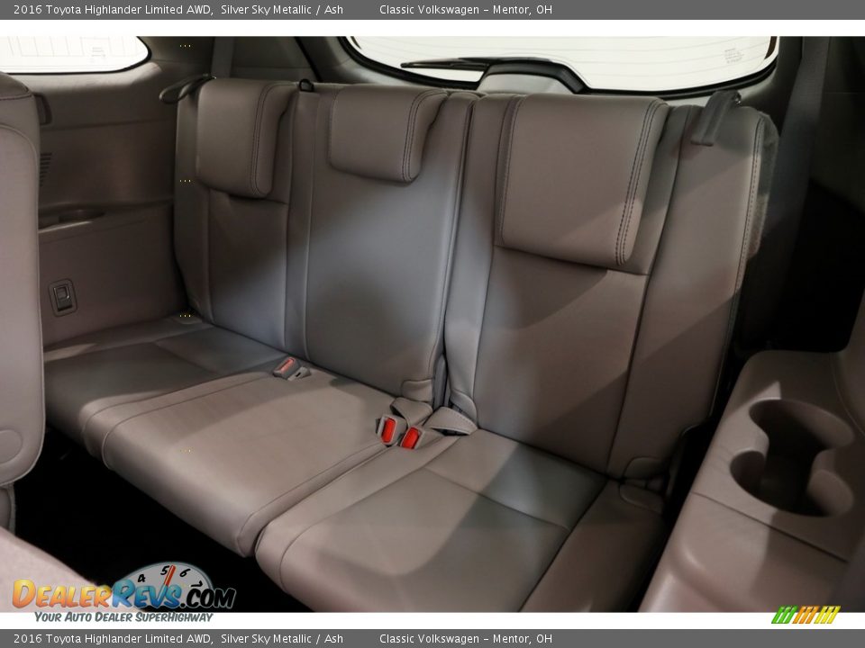 2016 Toyota Highlander Limited AWD Silver Sky Metallic / Ash Photo #20