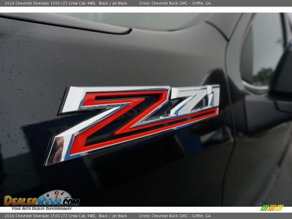 2019 Chevrolet Silverado 1500 LTZ Crew Cab 4WD Logo Photo #11
