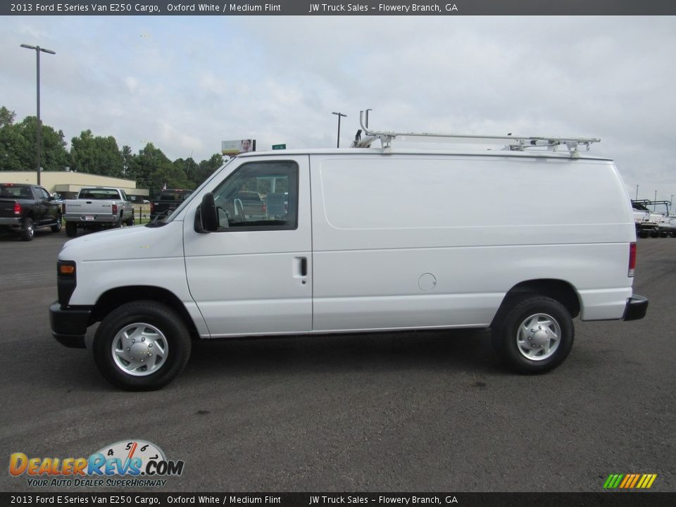 2013 Ford E Series Van E250 Cargo Oxford White / Medium Flint Photo #2