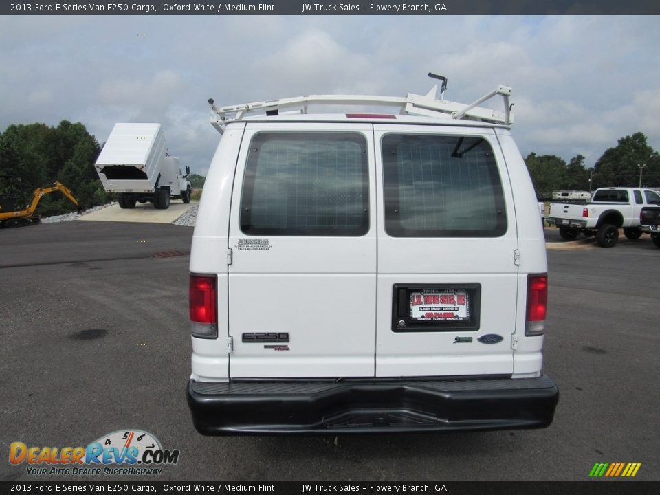 2013 Ford E Series Van E250 Cargo Oxford White / Medium Flint Photo #4