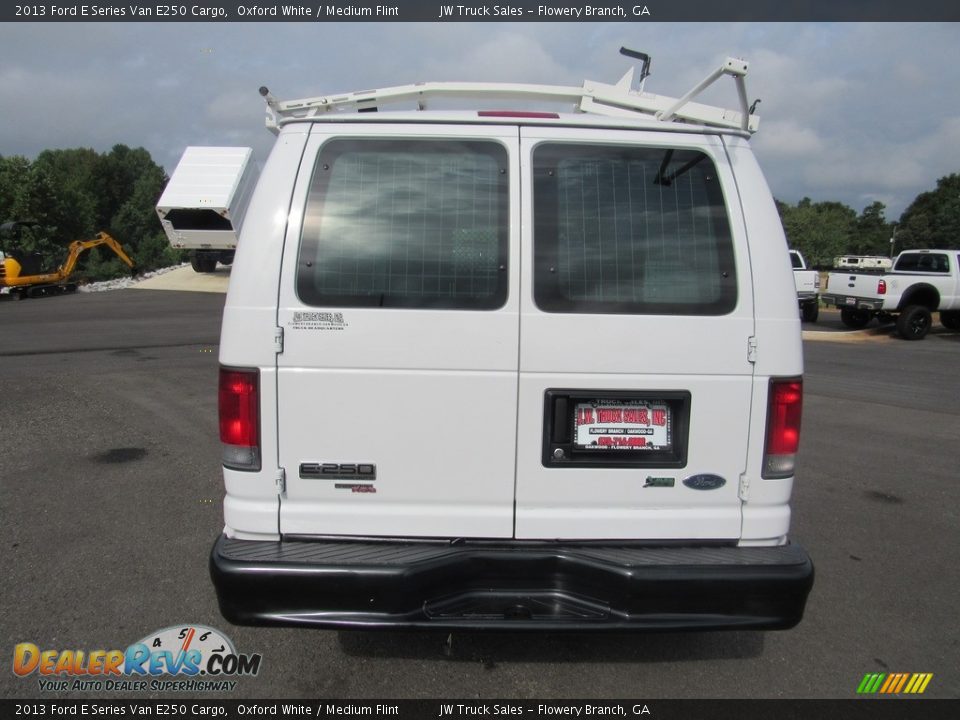 2013 Ford E Series Van E250 Cargo Oxford White / Medium Flint Photo #8
