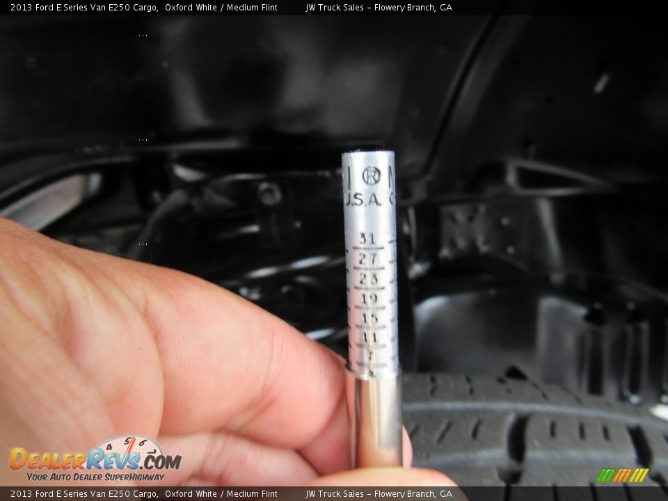 2013 Ford E Series Van E250 Cargo Oxford White / Medium Flint Photo #35