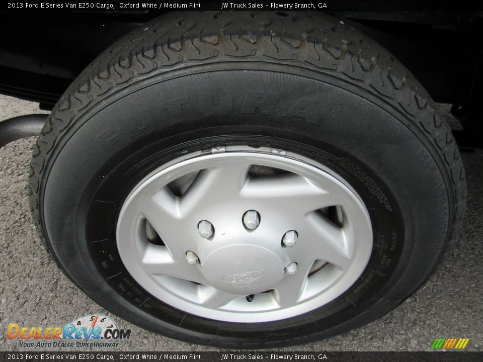2013 Ford E Series Van E250 Cargo Oxford White / Medium Flint Photo #36