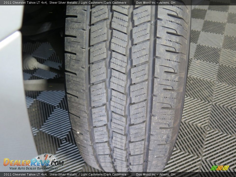 2011 Chevrolet Tahoe LT 4x4 Sheer Silver Metallic / Light Cashmere/Dark Cashmere Photo #17